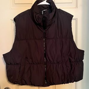 H&M Cropped Black Puffer Vest NEW